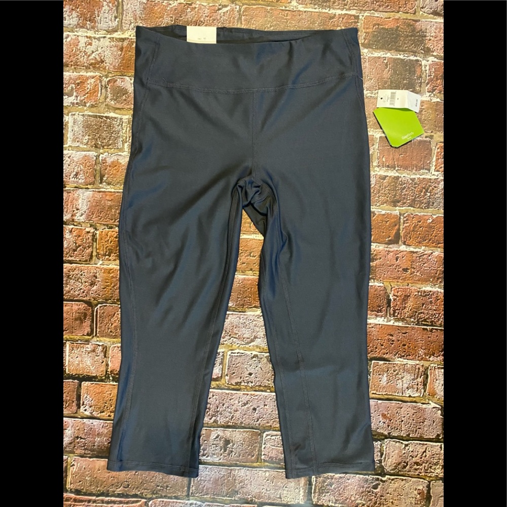 NWT Gap Keep Moving Keep Fit Cropped Leggings SZ M Gray